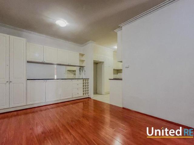NICE TWO BEDROOM UNIT IN BLACKTOWN AT CONVENIENT LOCATION