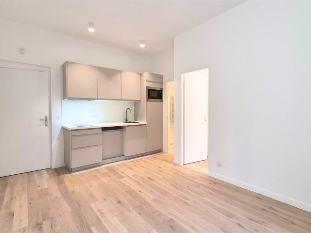 Nice Tete Carree: Situé à la nouvelle Coulée Verte. Très. 32m² Nice