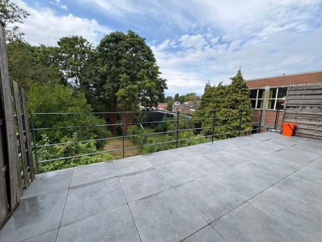 NICE UNFURNISHED FLAT WITH 2 BHK + BIG TERRAS 19sqm !