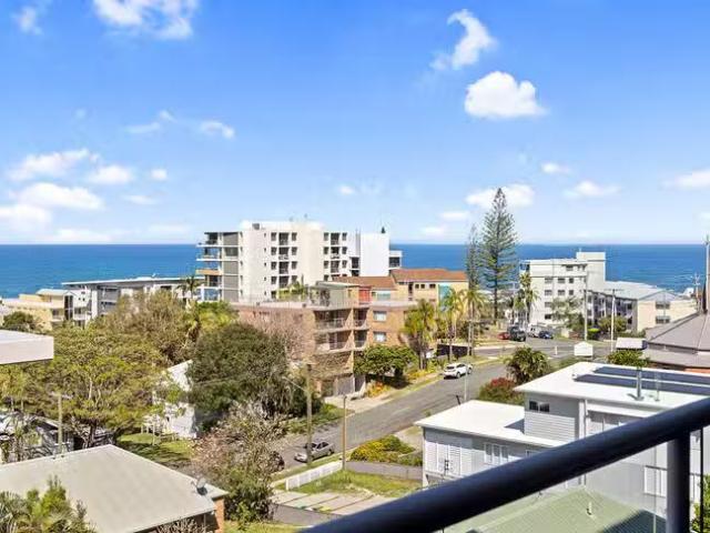 Charming UNIT 11/7 Canberra Terrace, Kings Beach, QLD 4551