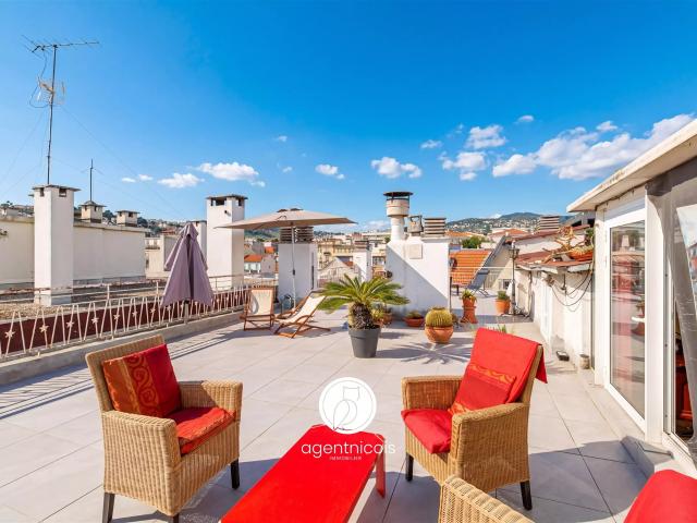 Nice / Valrose: Duplex / Terrasse 100m2 / Dernier étage /. 80m² Nice