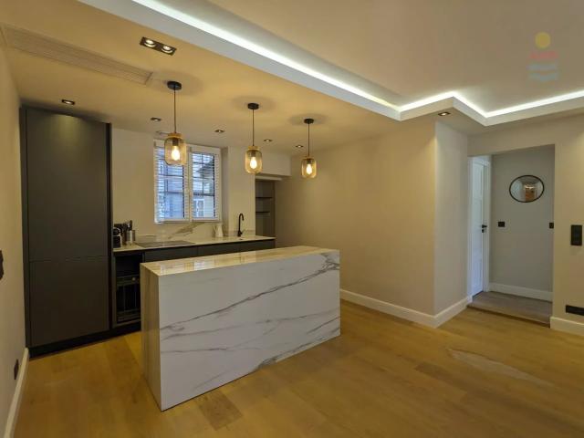 NICE – VIEILLE VILLE – SUPERBE 3 PIÈCES RÉNOVÉ DE 70 M²