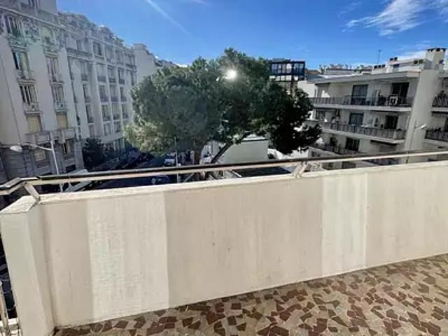 Nice 06000 Achat / Vente appartement 2 pièces t2 terrasse