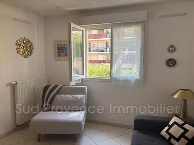Nice 06100 Location appartement 1 pièce t1 terrasse