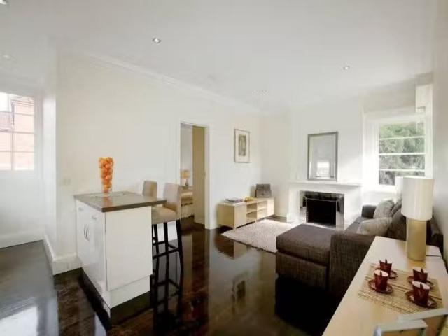 Nice 14/29 35 George Street, EAST MELBOURNE Apartment for rent.