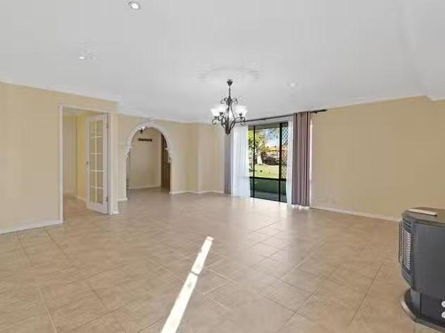 Cozy 14 Meldreth Court, Willetton, WA 6155
