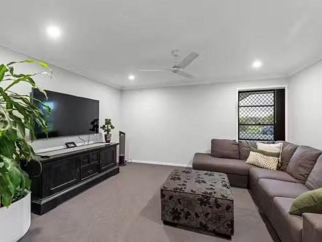 Just in! 14 Buttercup Close, Caboolture, QLD 4510