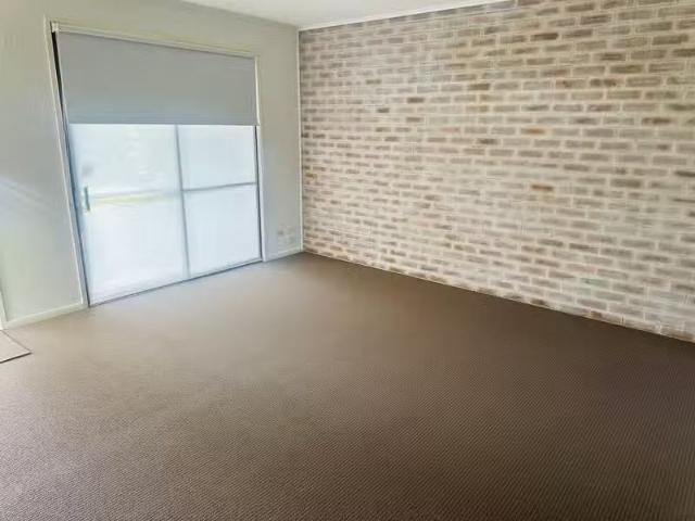 Cozy 1/4 Conoble Court, EAGLEBY, QLD 4207 House for Rent