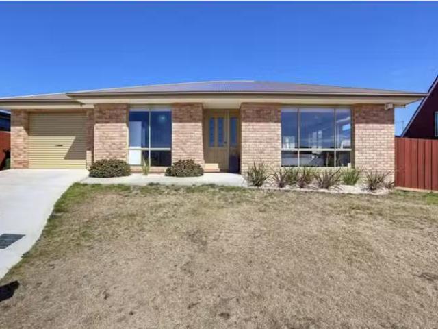 For Rent! 14 Hance Road, Howrah, TAS 7018