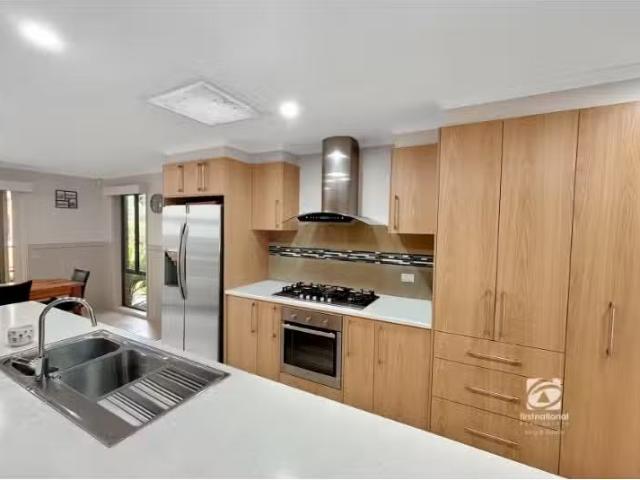 Cheap 14 Harnham Drive, Bairnsdale House for rent Listed by C.