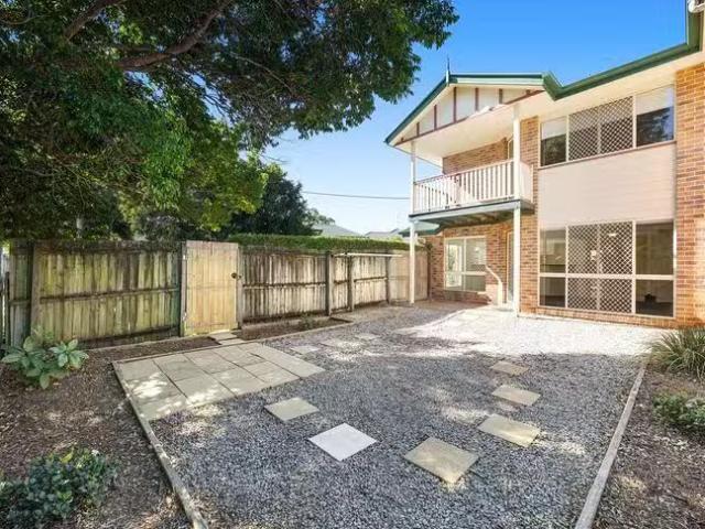 Deal! 1/4 Kirsten Court, Maroochydore, QLD 4558