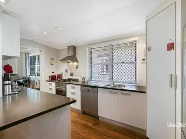 Charming 14 Leonard Street, East Toowoomba, QLD 4350