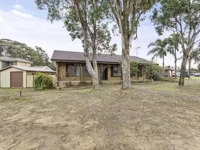 Deal! 14 Pyramus Place, St Clair, NSW 2759