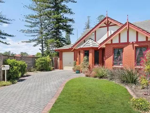 Unique 14 Regent Street, Glenelg North, SA 5045
