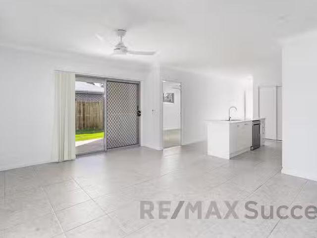 Cozy 1/4 Royal Dane Crescent, Meringandan West, QLD 4352