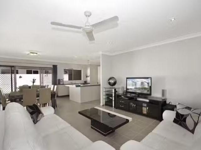 Deal! 14 Shutehaven Circuit, Bushland Beach, QLD 4818