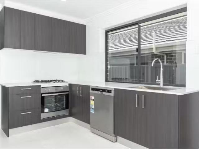 Deal! 14B Milton Circuit, Oran Park House for rent Listed by.