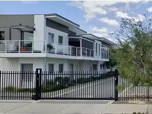 Cheap 15/13 Spring Avenue, Midland, WA 6056