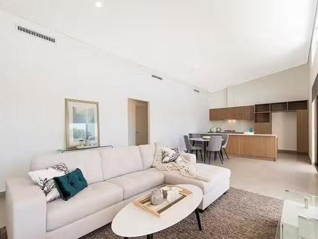 Deal! 15/19 Tribute Street West, Shelley, WA 6148