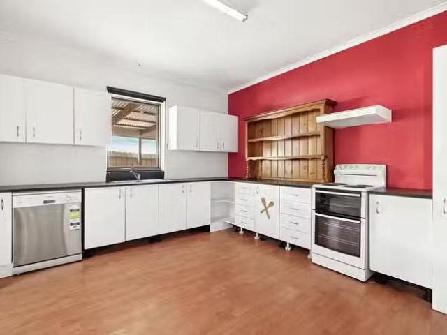 Cozy 151 Maurice Road, Murray Bridge, SA 5253