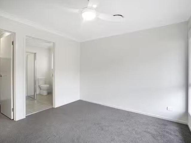 For Rent! 1/51 Shortland Drive, Aberglasslyn, NSW 2320