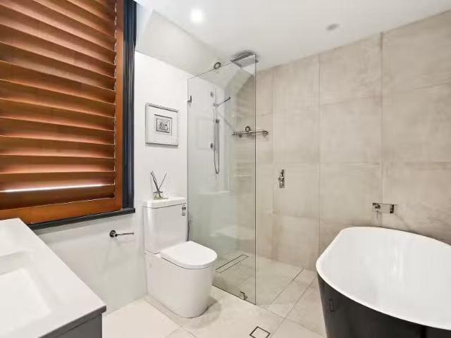 Cozy 152 Ocean Street, Edgecliff NSW 2027