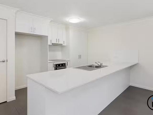 Cozy 1/57 Milbrook Crescent, Pimpama, QLD 4209