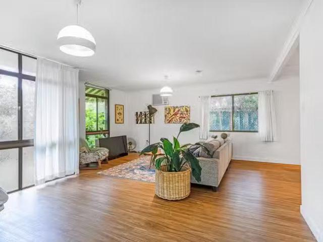 Nice 15 Currawong Crescent, Peregian Beach, QLD 4573