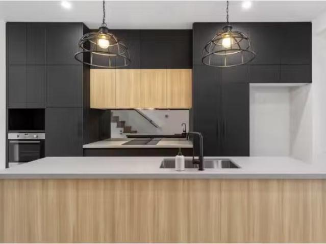 Deal! 15 Chinchen Street, Islington Townhouse for rent Listed.