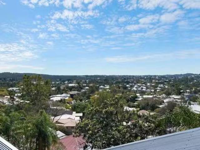 Deal! 15 Coopers Camp Road, Bardon, QLD 4065