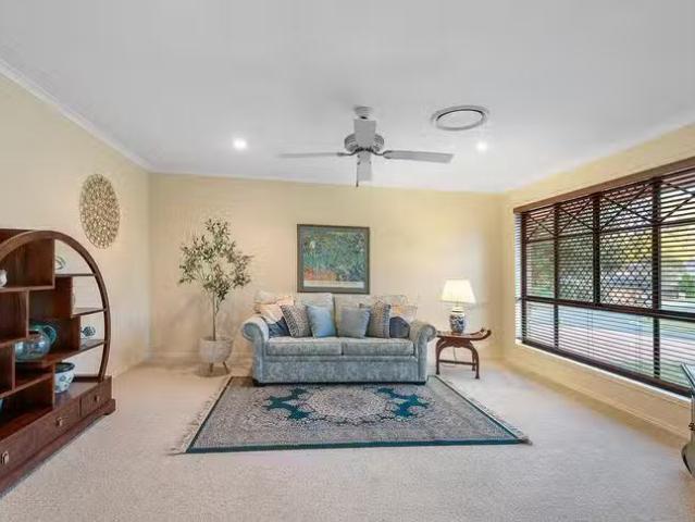 Cozy 15 Gumview Street, Albany Creek, QLD 4035
