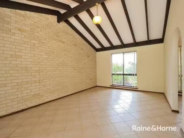 Deal! 15 Glencoe Parade, Halls Head, WA 6210