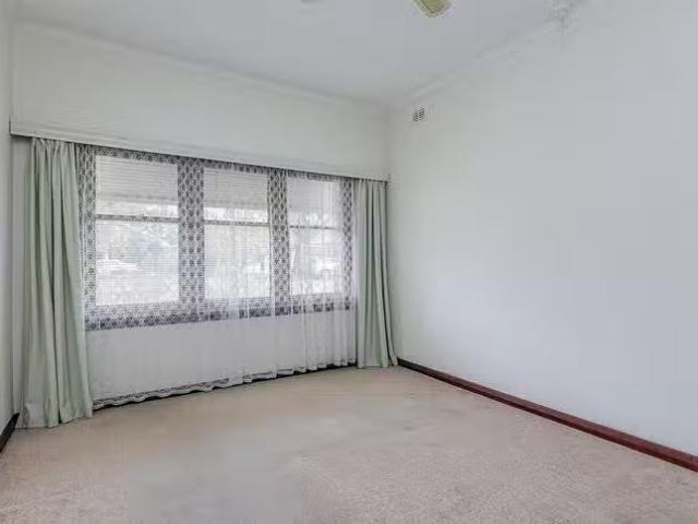 Charming 15 Levi Street, Woodville West, SA 5011