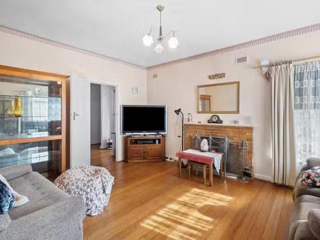 Just in! 15 Torr Avenue, Brighton, SA 5048