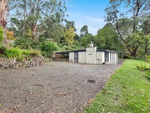 Charming 15 Warwick Farm Rd, Olinda VIC 3788 House For Lease