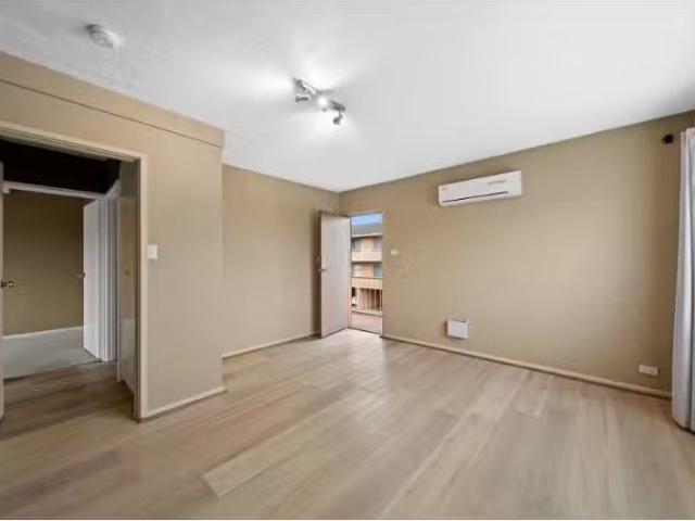 For Rent! 1/63 Donald Road, Queanbeyan Apartment for rent Lis.