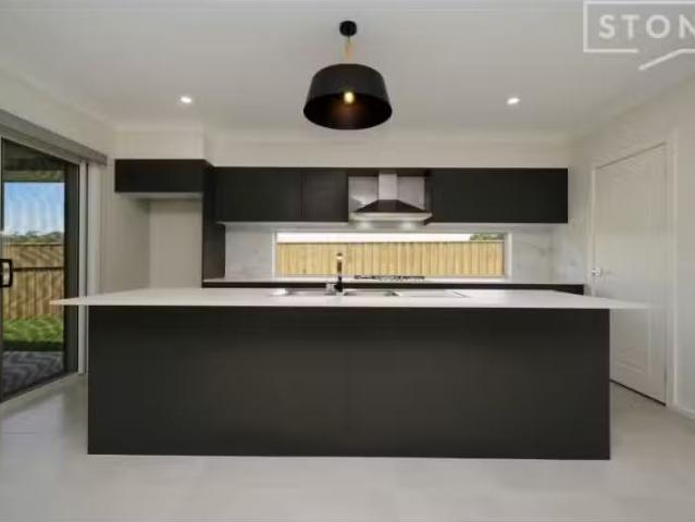 Just in! 160 Settlers Boulevard, Chisholm House for rent List.