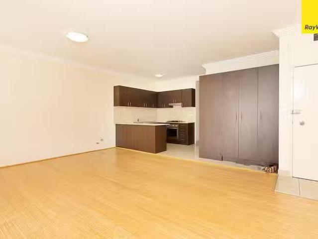 Charming 16/10 14 Crane Street, Homebush, NSW 2140