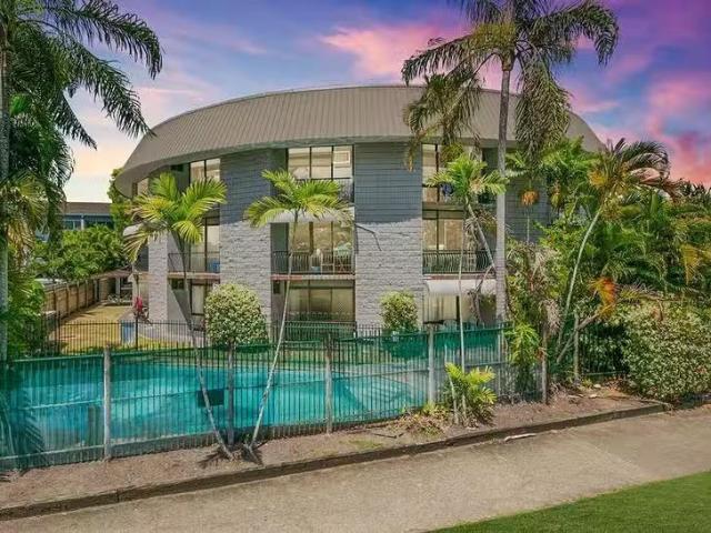 Cheap 16/261 Sheridan Street, Cairns North, QLD 4870