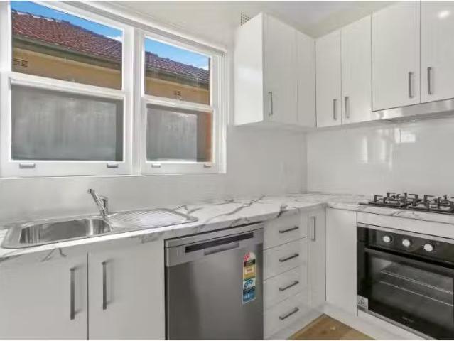 Deal! 164 Eastern Valley Way, Willoughby House for rent Liste.
