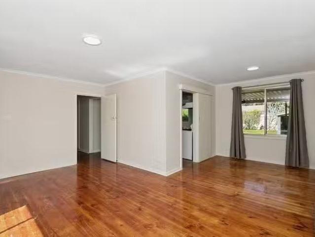 Nice 16 Oliver Street, Christie Downs, SA 5164