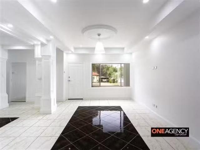Nice 16 Amalfi Street, Lurnea, NSW 2170