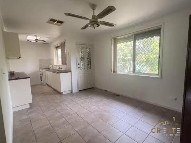 Deal! 16 Barnes Crescent, Sunshine West VIC 3020
