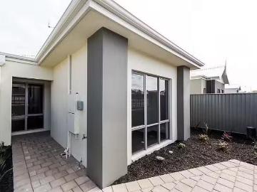Cozy 16 Cordata Avenue, Wandi, WA 6167