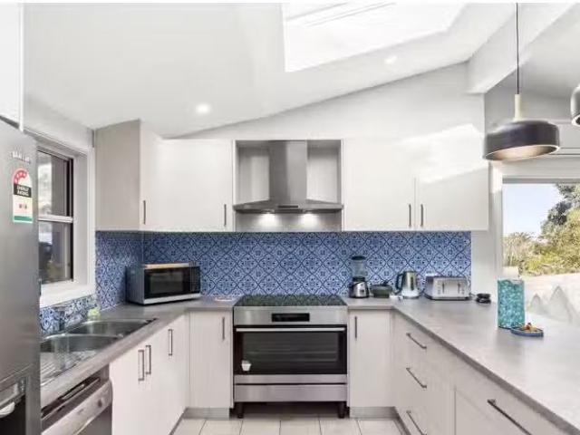 Unique 16 Frederick Pl, Kurrajong Heights House for rent List.