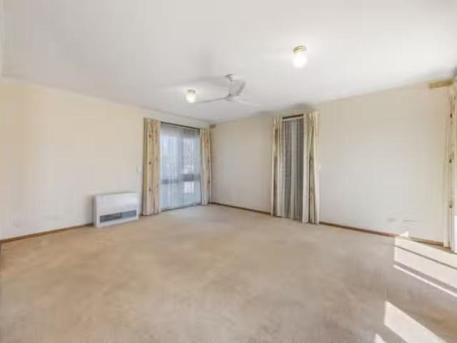 Cozy 16 Pevensey St, Wendouree VIC 3355 House For Lease