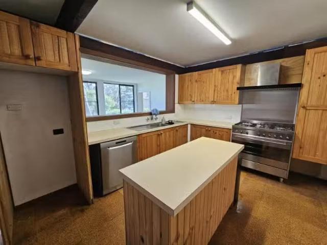 Rental! 16 Tulloona Avenue, BOWRAL House for rent Listed by R.