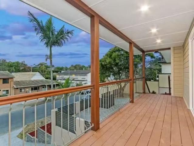 For Rent! 16 Tasman Street, Stafford Heights, QLD 4053 House.