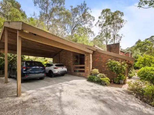 Deal! 16 Weerona Way, North Warrandyte VIC 3113 House Auction