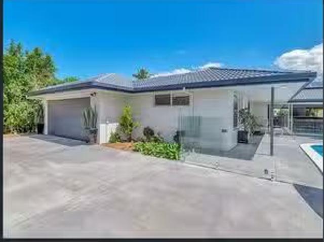 Deal! 16A Darel Drive Drive, Ashmore, QLD 4214